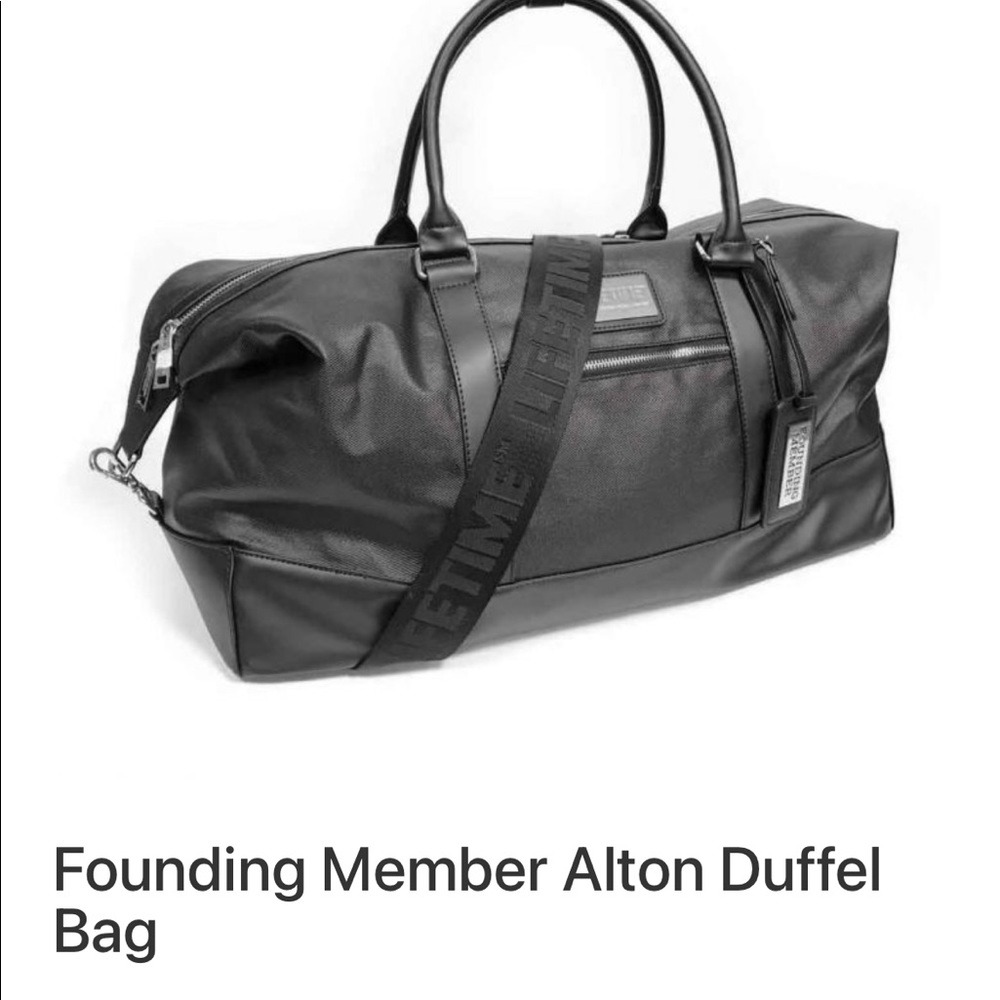 Life Time overnight/workout bag.never used once.